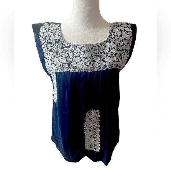 J.Marie small blue and white embroidered short sleeve shirt oversized - Picture 3 of 12